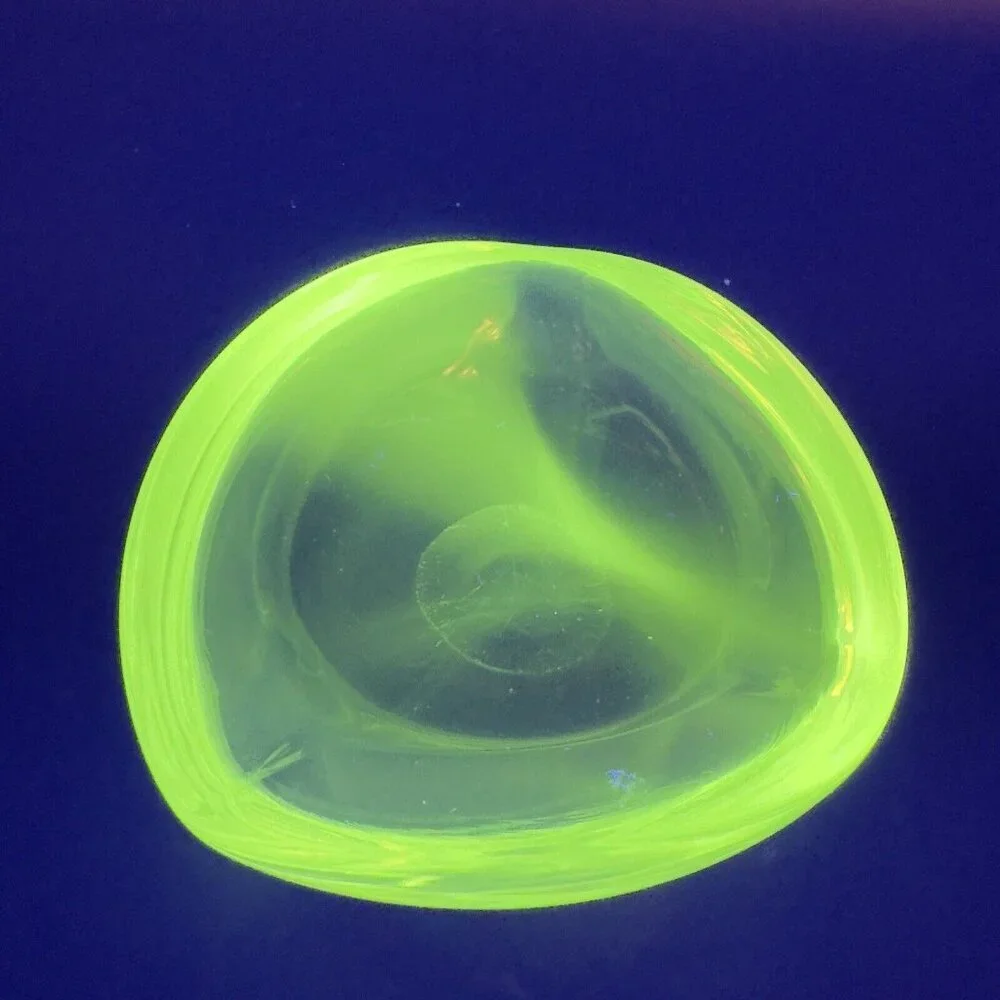 Venetian Clear Glass Dish Small Ashtray Made In‎ Italy Manganese 365nm Green UV